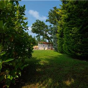 5 Bedroom Istrian Villa Estate with Large Pool and Gardens near Barban, Sleeps 12